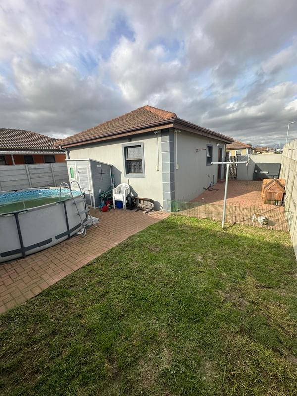 2 Bedroom Property for Sale in Hagley Western Cape